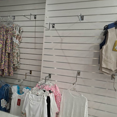 Shop slat like new
