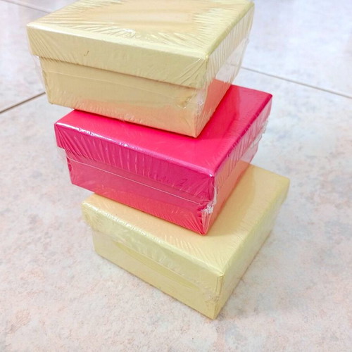 Colored packaging boxes new, set of 3, beige and fuchsia