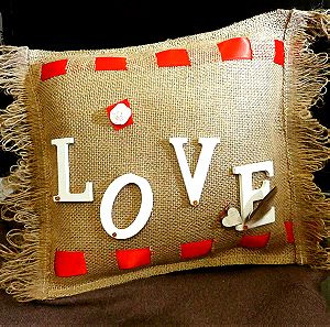 Χειροποίητο διακοσμητικό μαξιλαράκι "Love" από λινάτσα / Handmade Decorative Burlap "Love" Cushion