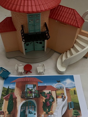Playmobil βίλα εξοχική κατοικία με έπιπλα και φιγούρες σαν καινούργιο