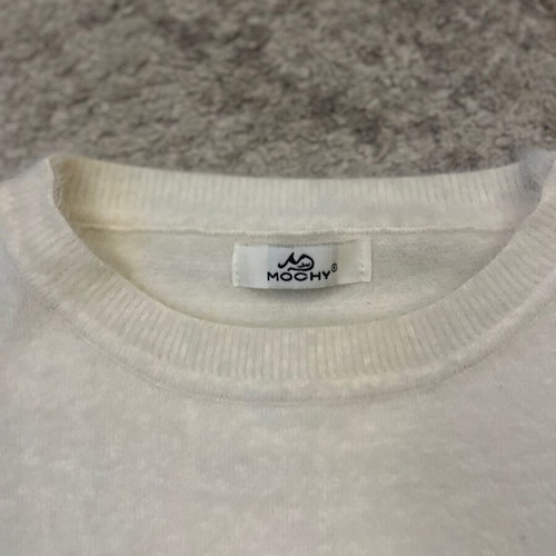 Mochy white fuzzy cropped sweater XS like new