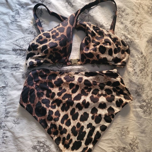 Sugar Free leopard print bikini set used, size L