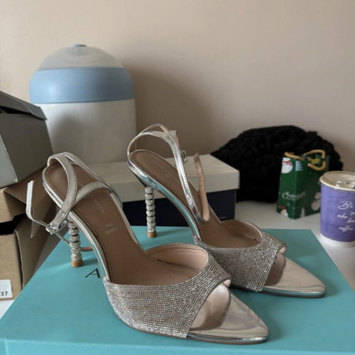 Alessandra Bruni silver pumps like new, size 38