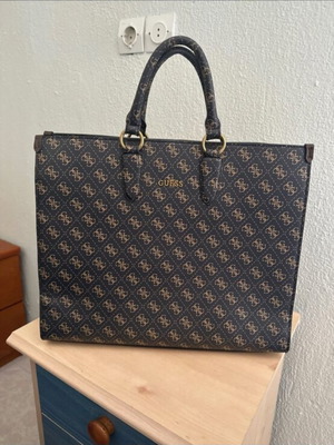 Guess large tote bag like new, brown