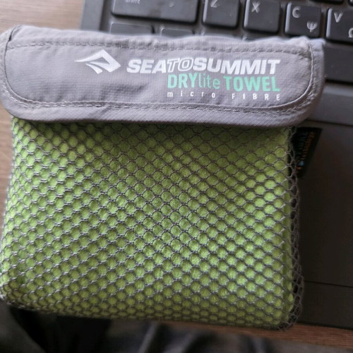 Sea to Summit DryLite Small towel green new