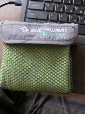 Sea to Summit DryLite Small towel green new