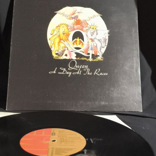Queen A Day At The Races vinyl like new