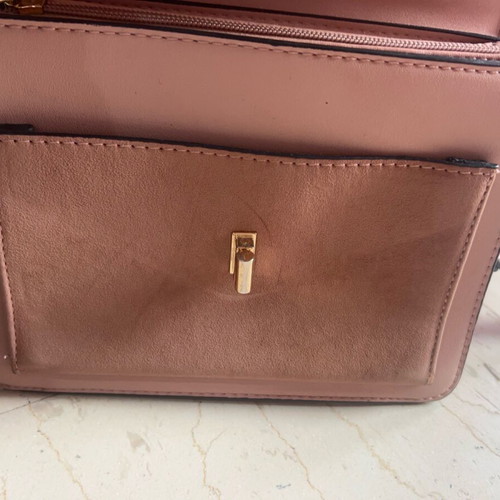 Kallyo shoulder bag pink nude like new