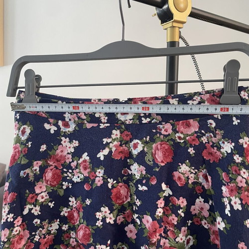 Forever 21 floral skirt like new, lined, blue multicolor