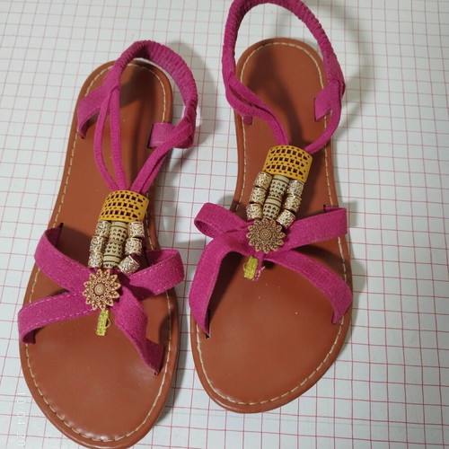 Fuchsia low Boho sandals like new, size 37