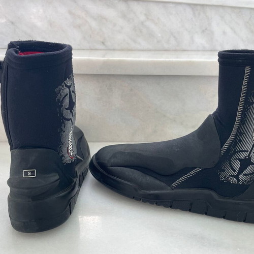 Beuchat Premium diving boots size S EU 38-39 with reinforced sole