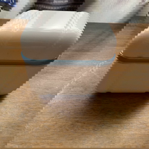 Θήκη τεχνητής οδοντοστοιχίας μεταχειρισμένη σε πολύ καλή κατάσταση