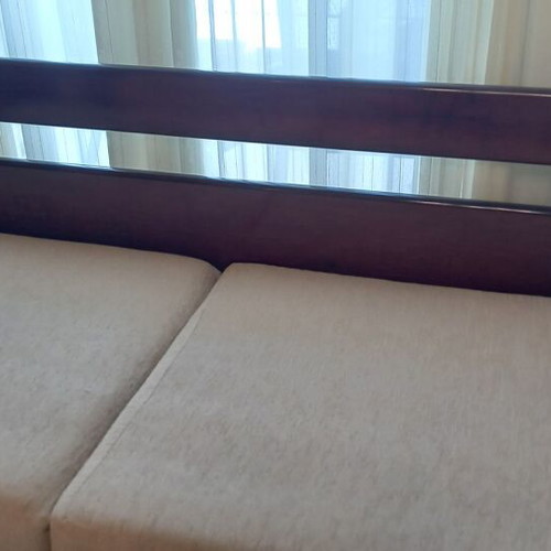Three-seater traditional sofa with amboura wood, like new, 2x0.87m