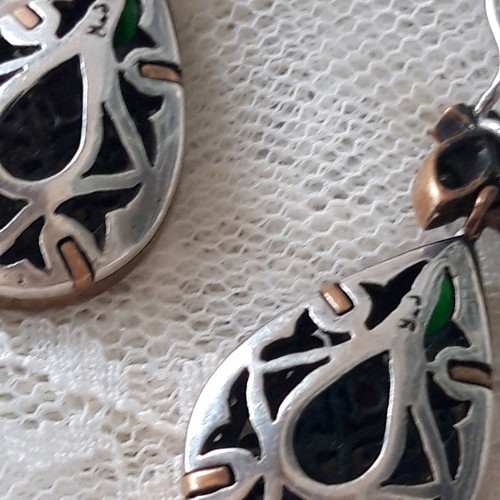Silver vintage jewelry set used with green details