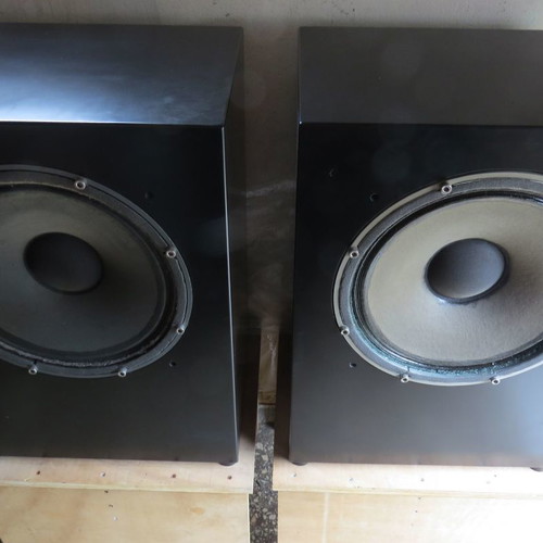 Tannoy Red Monitor 15'' speakers used, black bass reflex cabinet