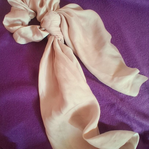 Satin scrunchie with scarf like new, champagne color