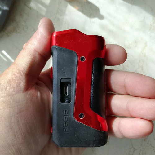 Electronic cigarette with battery case like new