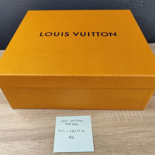Louis Vuitton empty box used 30.5 x 28 x 11 cm