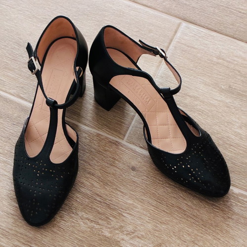 Hispanitas leather pumps size 37, black