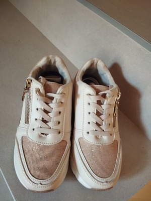 Sneakers like new, beige, size 36, athletic style