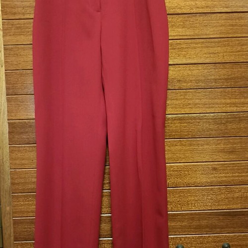 Red crepe suit with straight trousers like new, size M
