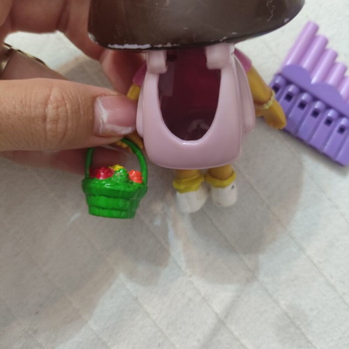 Dora the Explorer figures used, including backpack and magic flute