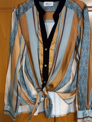 Bsb shirt satin texture like new multicolor size XL