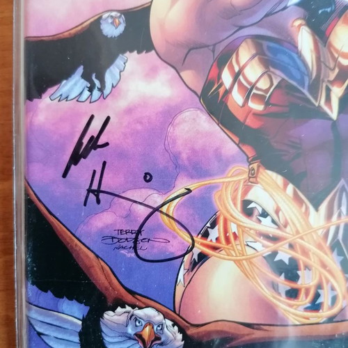 Wonder Woman vol.3 (2006-2010) #1 signed by Allan Heinberg like new