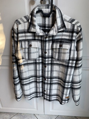 Alouette boys' shirt size 12, like new, black and white