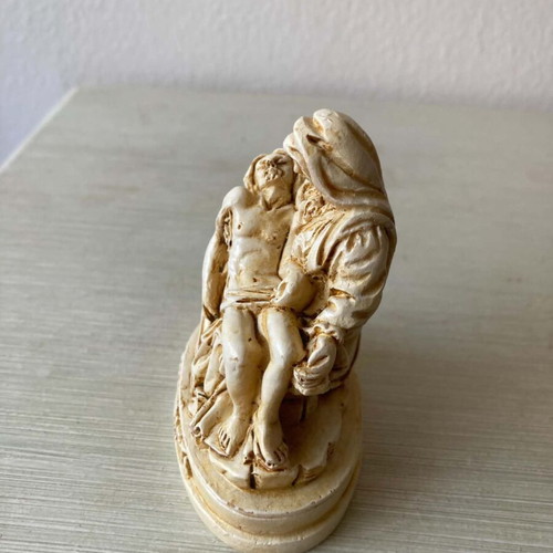 Roma Pieta alabaster decoration