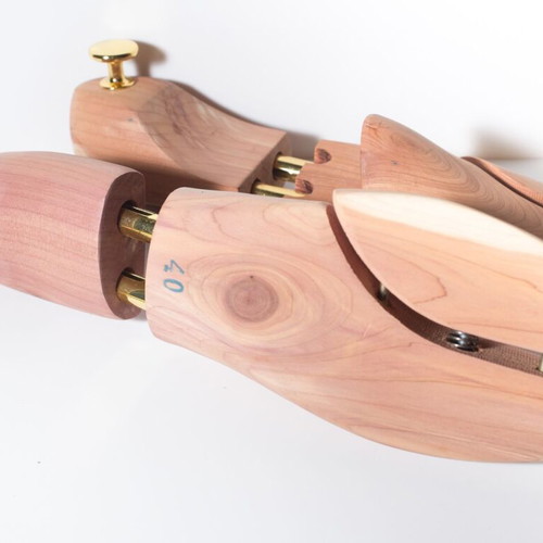 Cedar Shoe Trees size 40 like new with rich cedar aroma