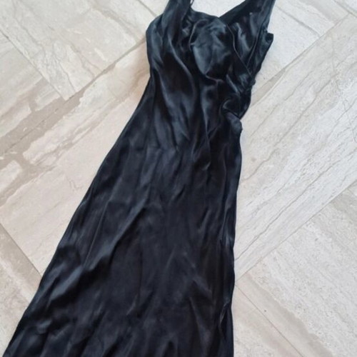 Zara satin dress like new, black, side slit with ruching