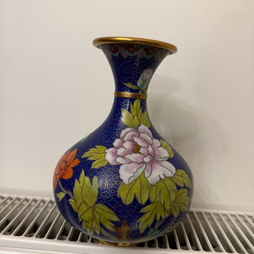 Cloisonné decorative vase like new
