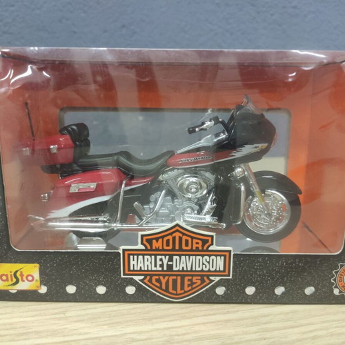 Maisto Harley-Davidson FLTRSEI Screamin Eagle Series 14 1/18 scale model