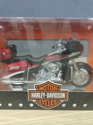 Maisto Harley-Davidson FLTRSEI Screamin Eagle Series 14 1/18 scale model