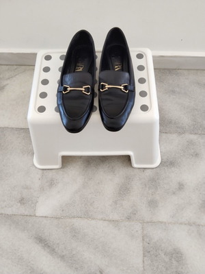 Zara leather loafers size 39, very good condition, black with gold details