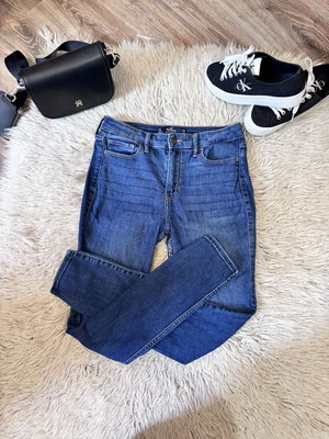 Hollister jeans like new, size M, dark blue