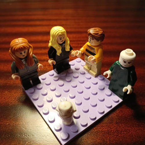 Lego Harry Potter Hufflepuff House Banner Minifigures like new