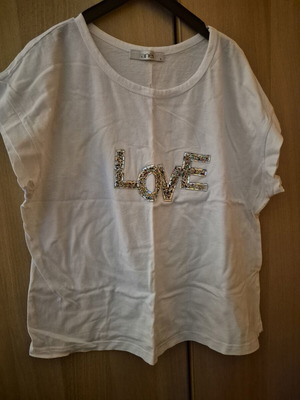 Short-sleeve t-shirt with strass like new, embroidered words