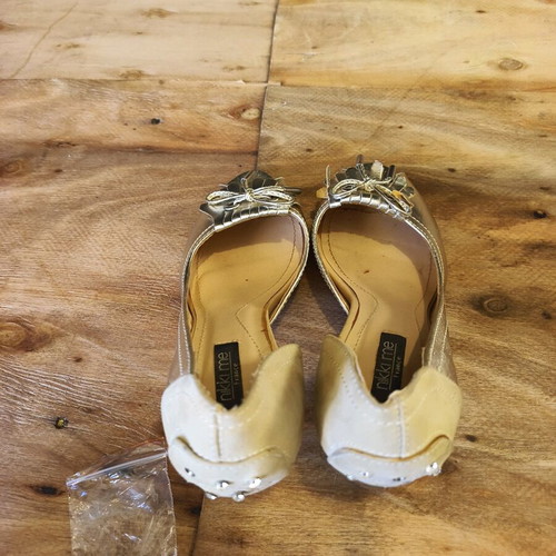 Nikki Me Pumps Size 37 Used Champagne Gold with Box and Heel Tips