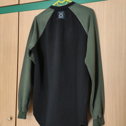 Vinyl Art Clothing Company men's long-sleeve shirt like new, black with dark khaki