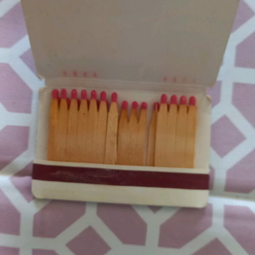 Vintage Marlboro collectible lighters like new with metal case