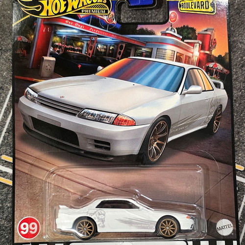 Hot Wheels Premium Nissan Skyline GT-R (BNR32) new
