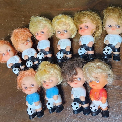 Viopad Mikroi Kanonieris set used, 10 football player figures 1970s