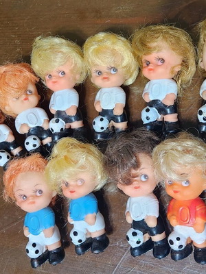 Viopad Mikroi Kanonieris set used, 10 football player figures 1970s