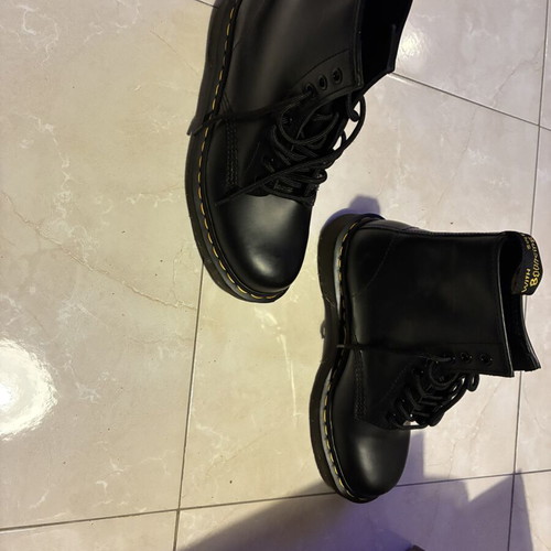 Dr Martens 1460 boots size 39 like new, black