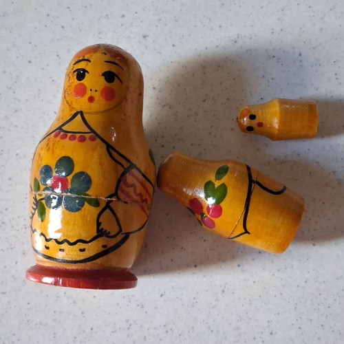 Vintage Russian Matryoshka Doll Set 3 Pieces like new