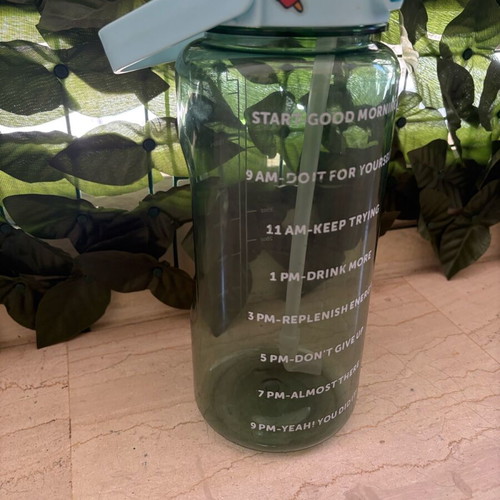 Blue water bottle 2 liters like new