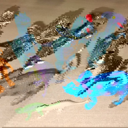 Φιγούρες δεινόσαυροι μεταχειρισμένες, πλαστικοί