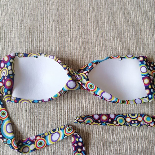 Swimwear top like new, size L-XL, multicolored